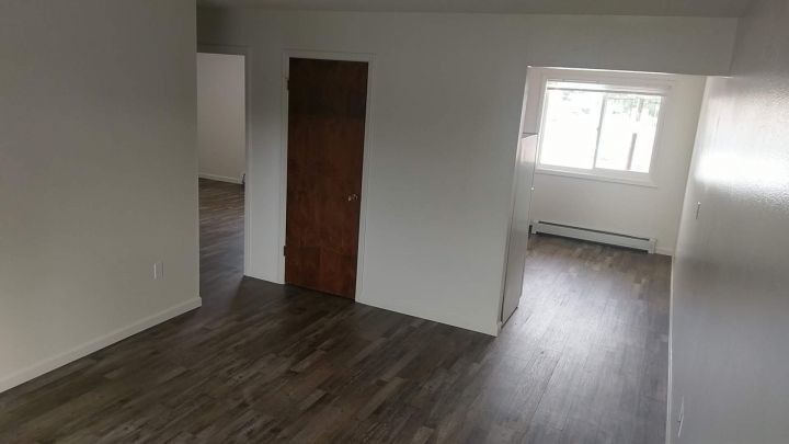 Living Room to Kitchen Entry