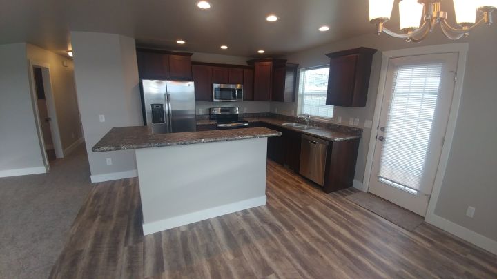 Large Open Kitchen / Dining ...